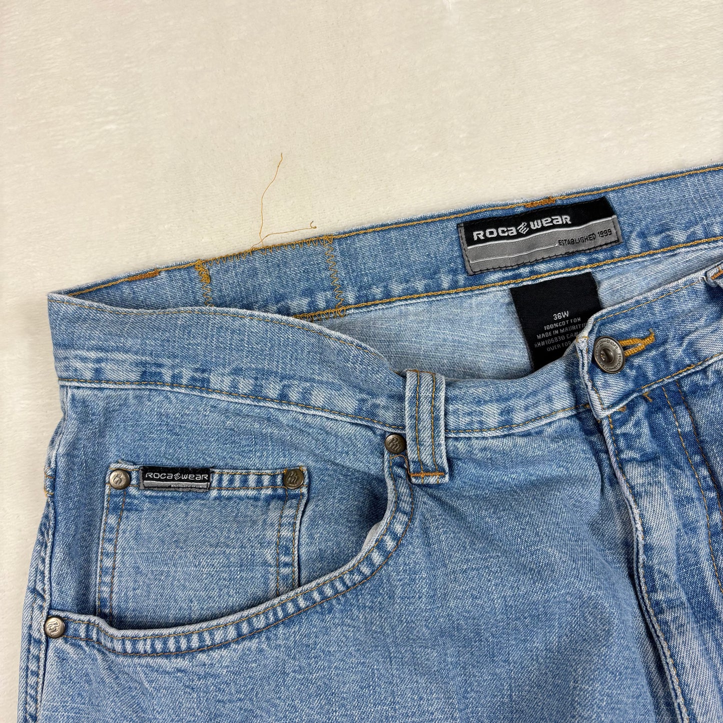 Roca Wear 2010s Vintage Jorts (36 Waist)