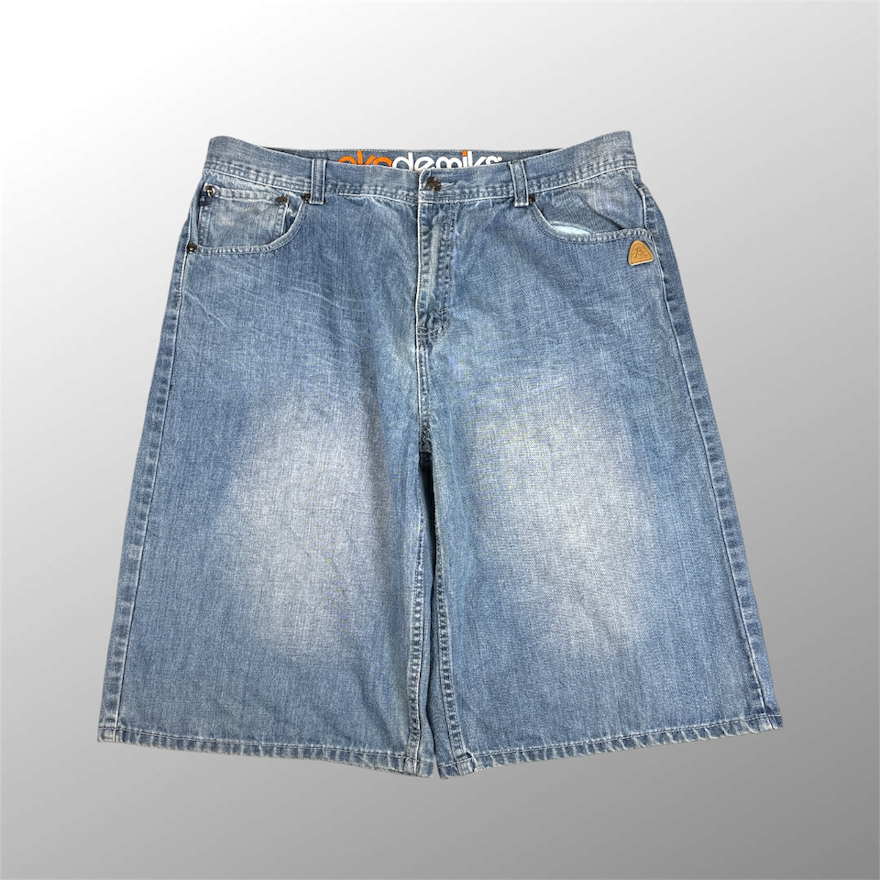 Akademiks 2000s Vintage Jorts (40 Waist)