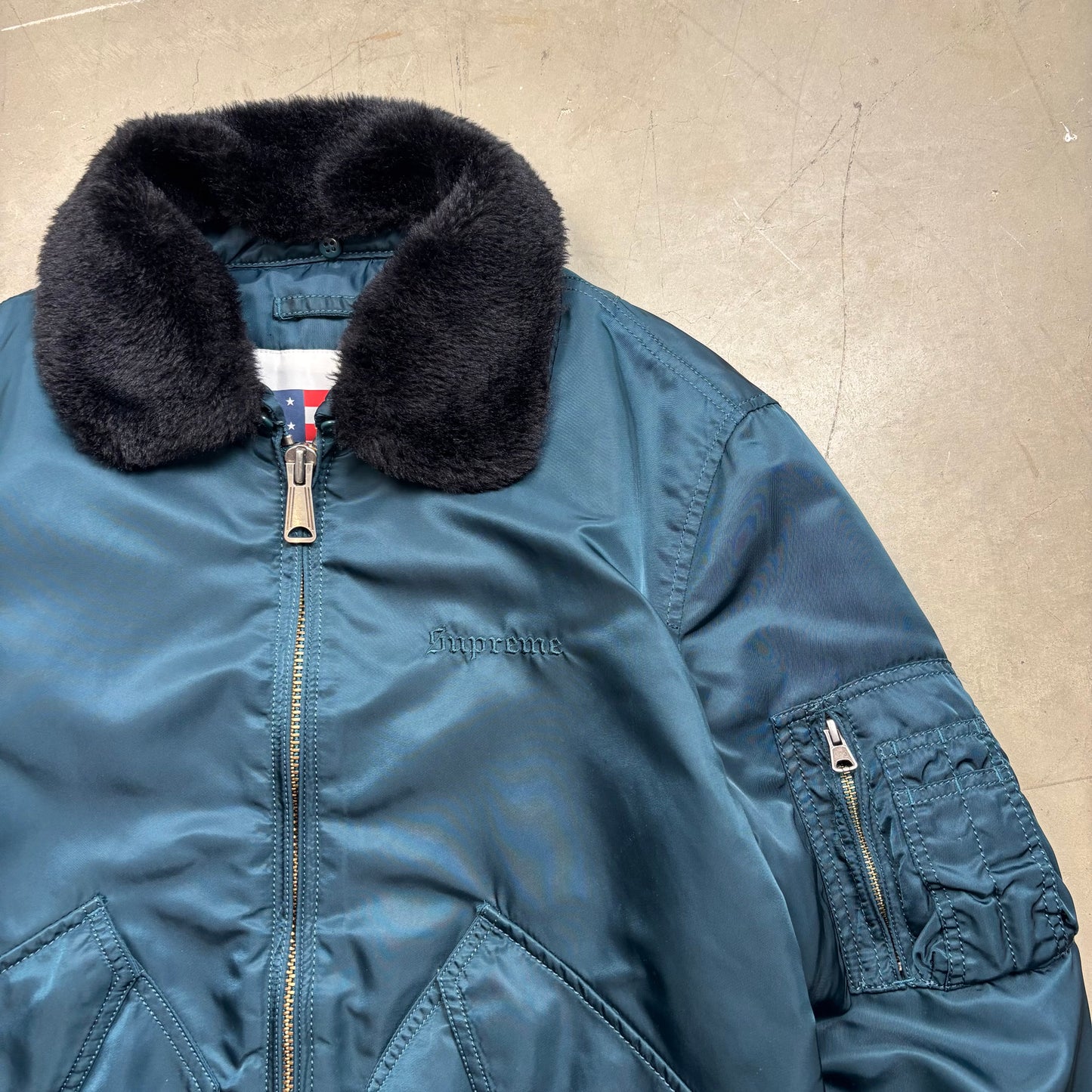 (A Top Pick) Supreme 2015 Tanker Bomber Jacket (M)