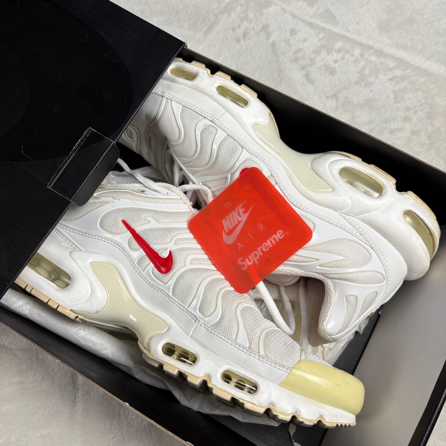(A Top Pick) Supreme x Nike Tn Air Max Plus “White” (UK 9.5)