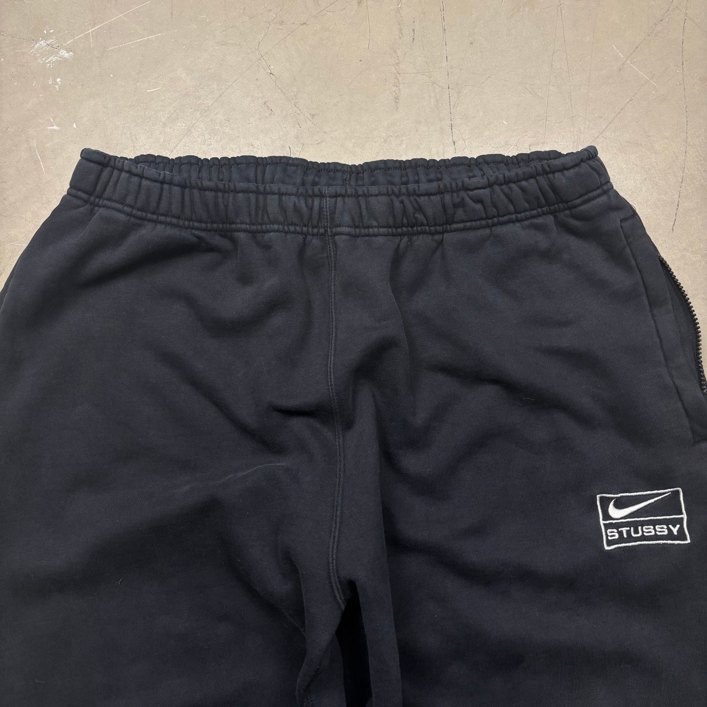 z Stussy x Nike Joggers (XL)
