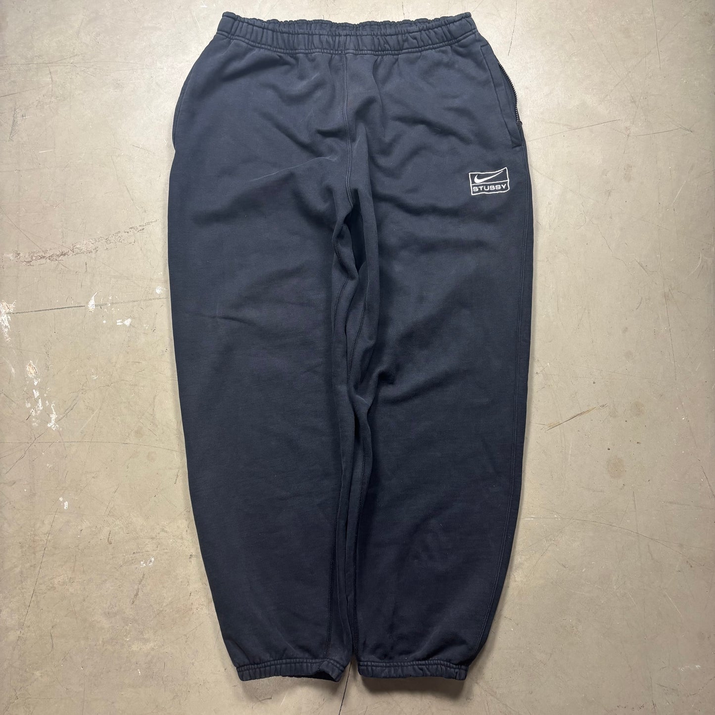 z Stussy x Nike Joggers (XL)