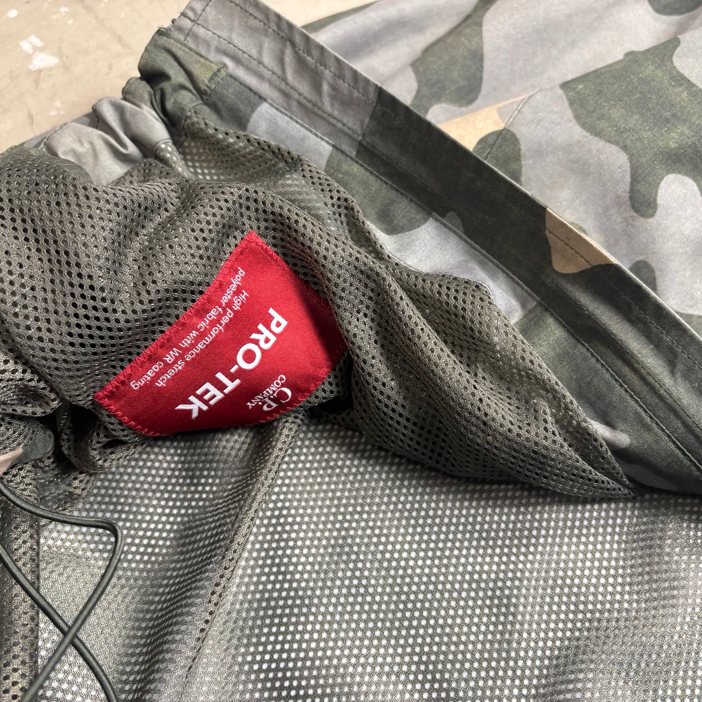 (A Top Pick) C.P. Company Camouflage Pro-Tek Lens Jacket (M)