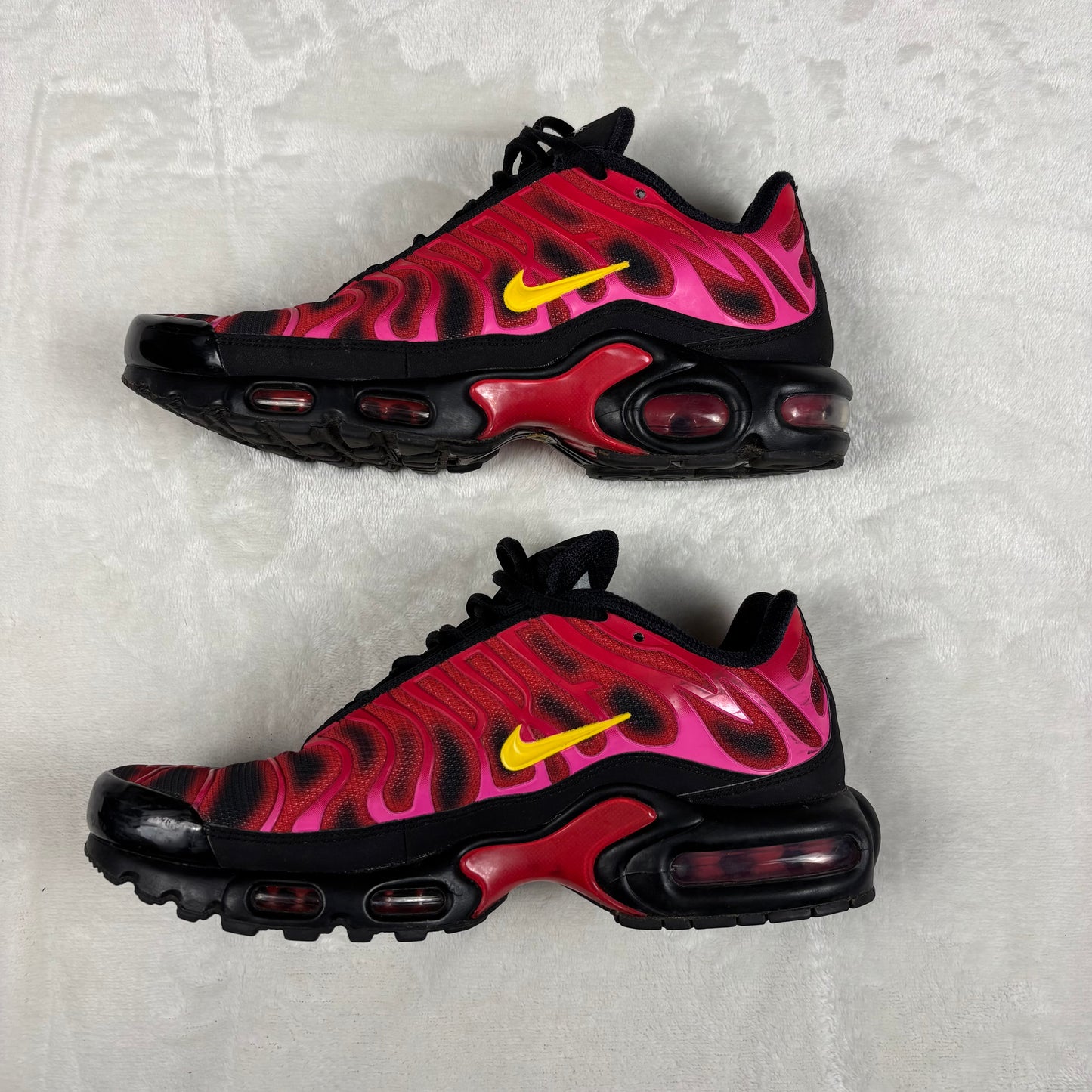 (A Top Pick) Supreme x Nike Tn Air Max Plus “University Red” (UK 7)