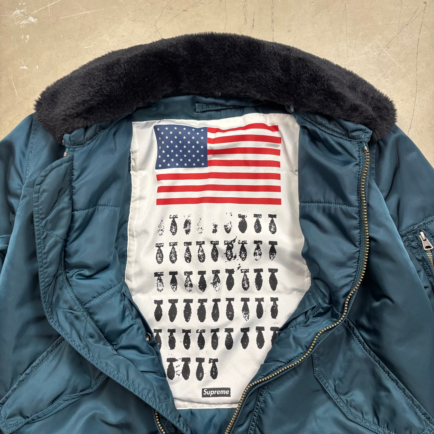 (A Top Pick) Supreme 2015 Tanker Bomber Jacket (M)