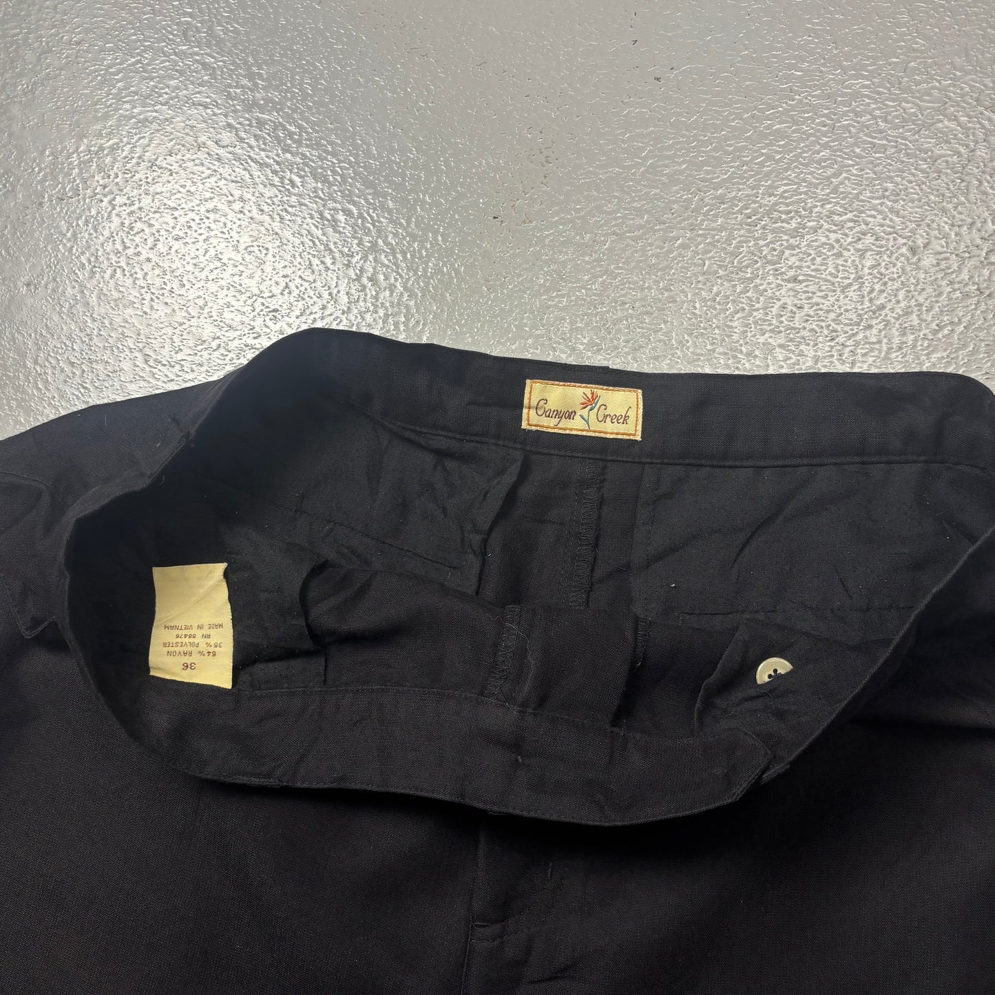 Vintage Pleated Linen Style Shorts (36 Waist)(VC)