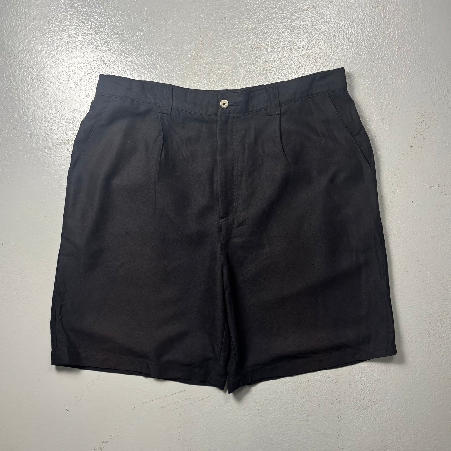 Vintage Pleated Linen Style Shorts (36 Waist)(VC)