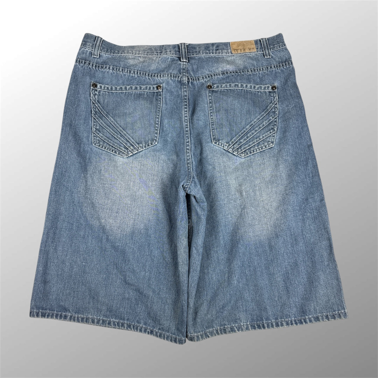 Akademiks 2000s Vintage Jorts (40 Waist)