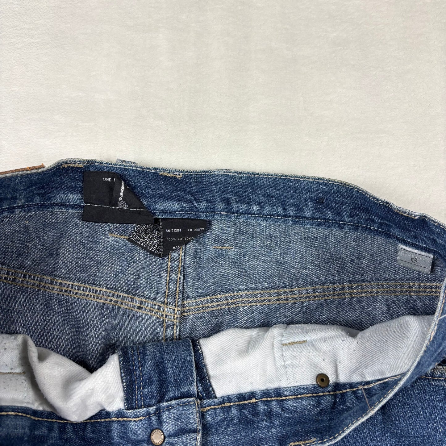 Rocawear 2000s Vintage Jorts (36 Waist)