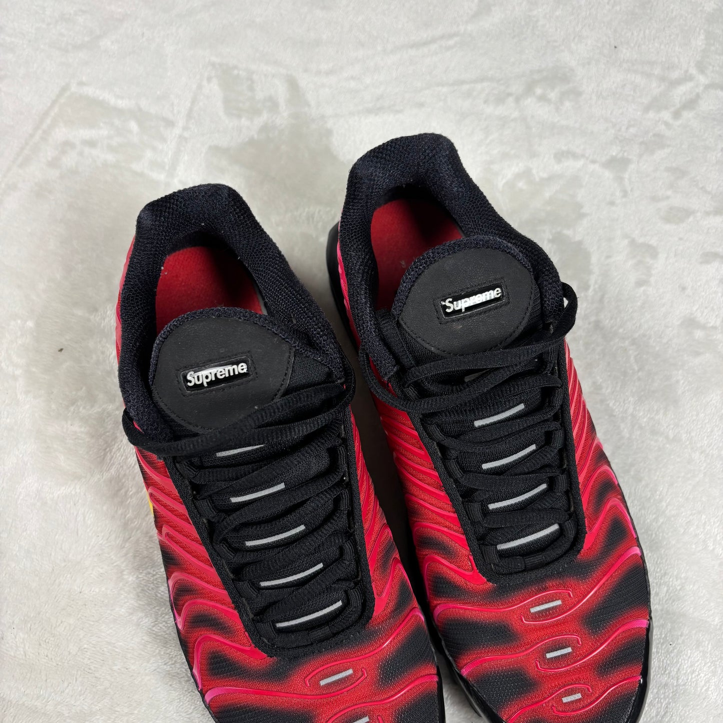 (A Top Pick) Supreme x Nike Tn Air Max Plus “University Red” (UK 7)