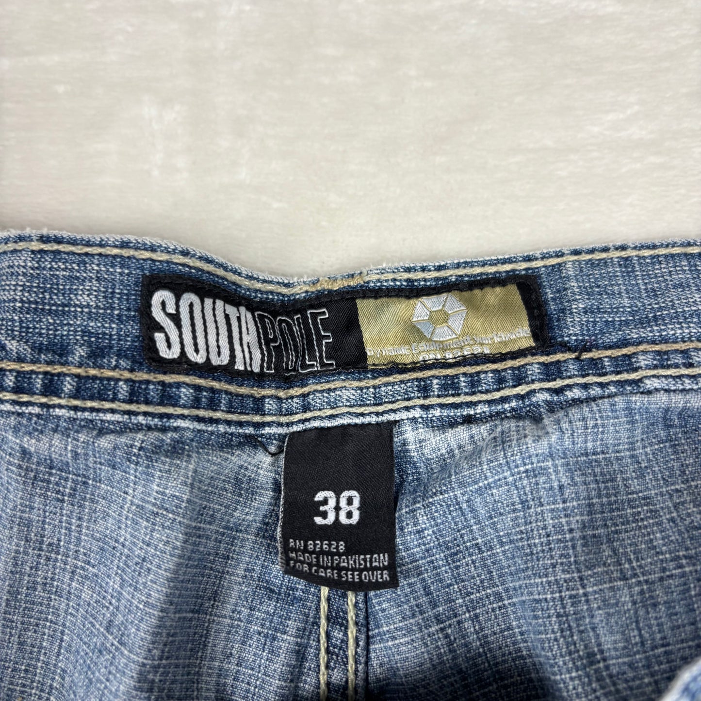 South Pole 2000s Vintage Jorts (38 Waist)
