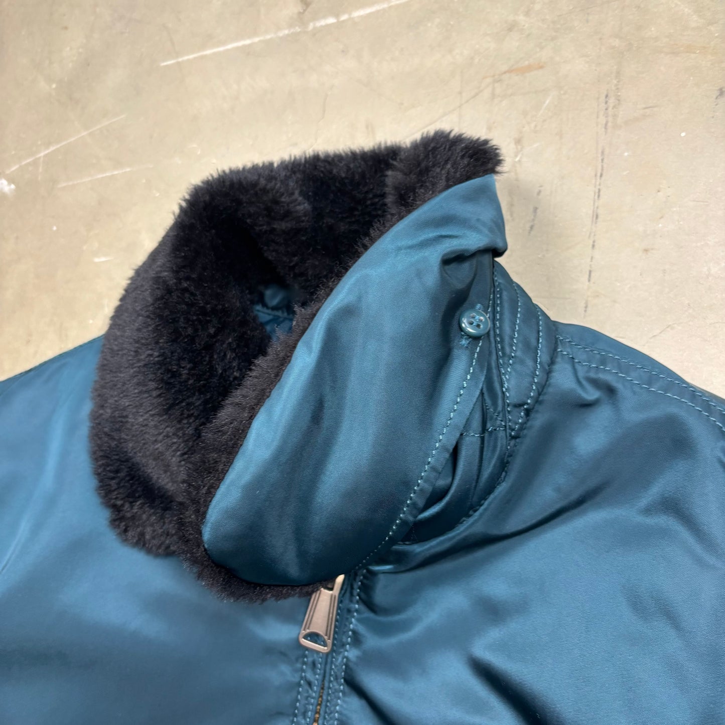 (A Top Pick) Supreme 2015 Tanker Bomber Jacket (M)