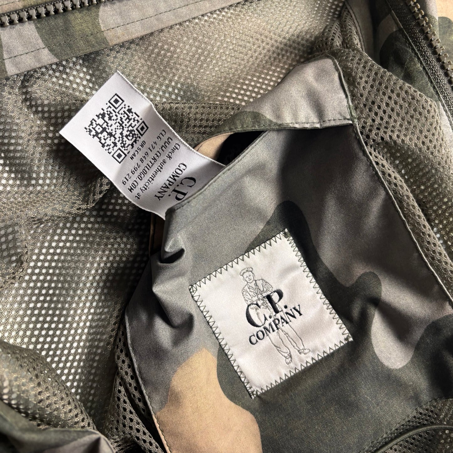 (A Top Pick) C.P. Company Camouflage Pro-Tek Lens Jacket (M)