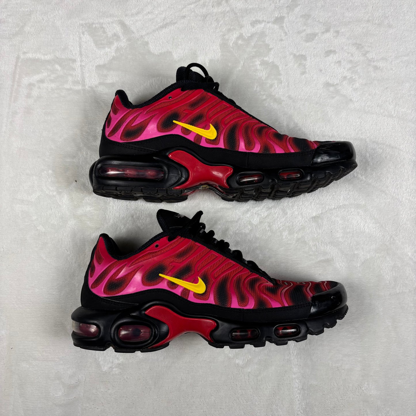 (A Top Pick) Supreme x Nike Tn Air Max Plus “University Red” (UK 7)