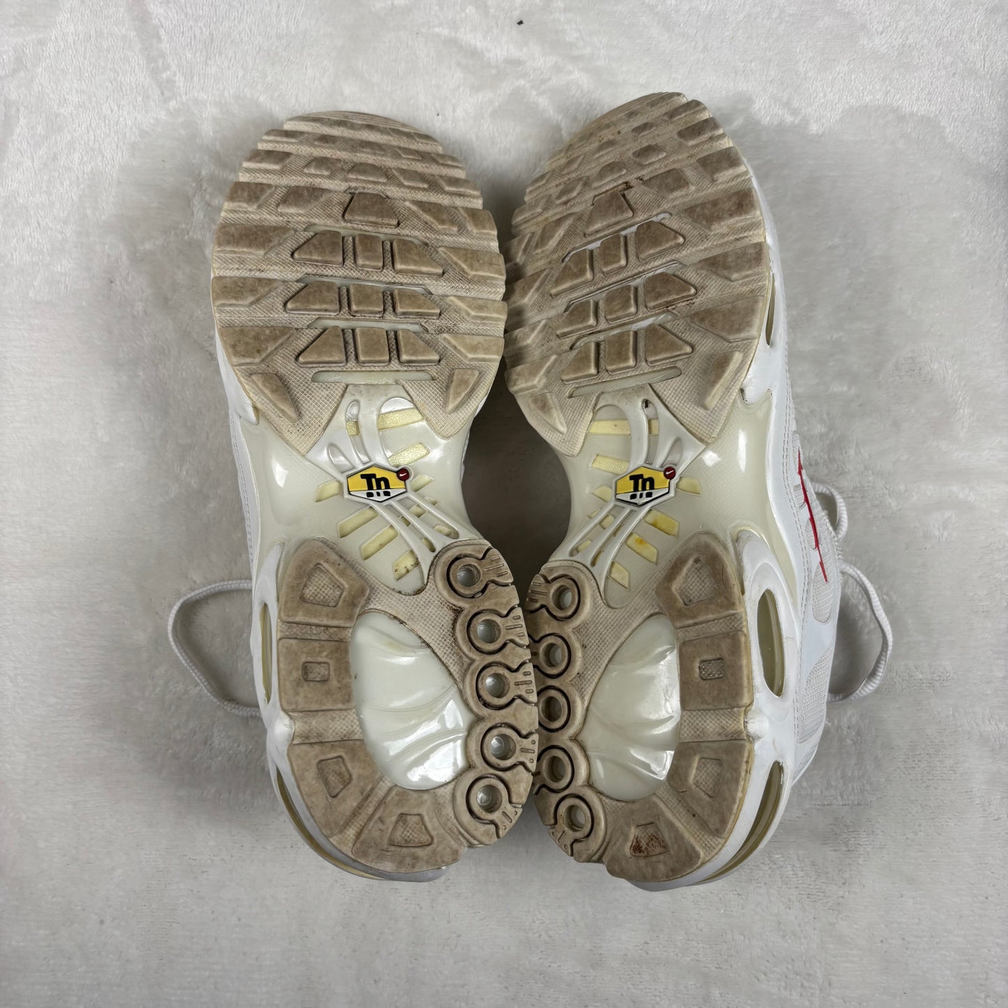 (A Top Pick) Supreme x Nike Tn Air Max Plus “White” (UK 9.5)