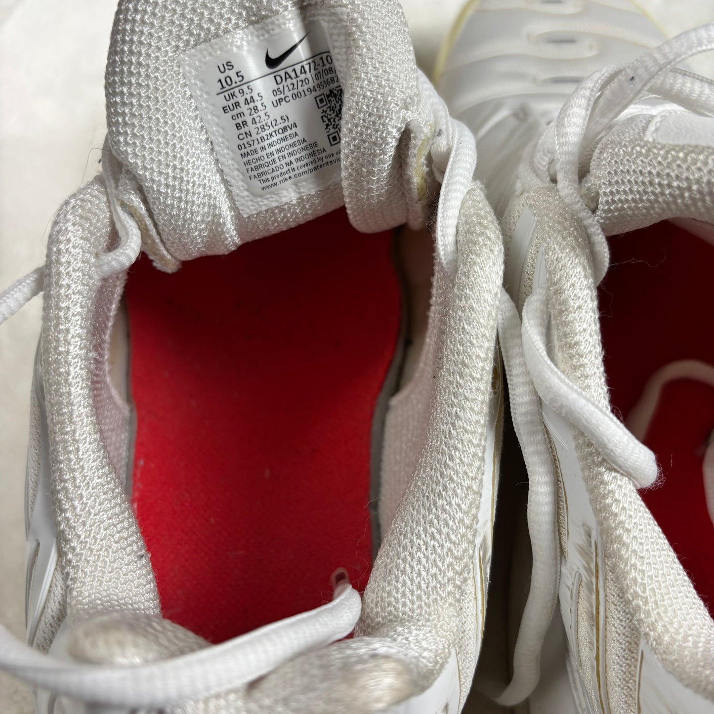 (A Top Pick) Supreme x Nike Tn Air Max Plus “White” (UK 9.5)