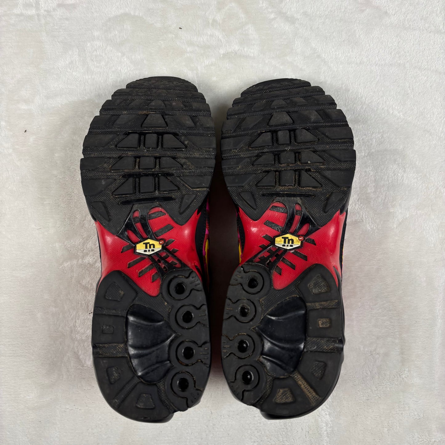 (A Top Pick) Supreme x Nike Tn Air Max Plus “University Red” (UK 7)